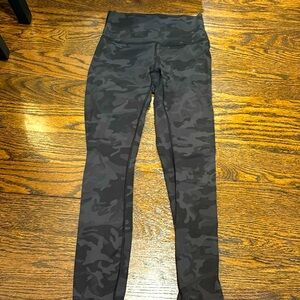 Lulu Lemon army print black and gray leggings